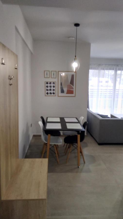 Psammites Apartment Калампака Екстериор снимка